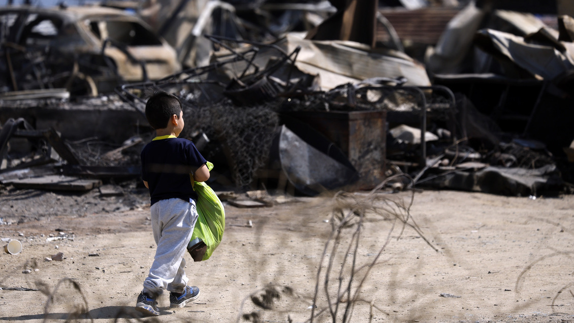 Incendios: Autoridades buscan que niños de zonas afectadas inicien sus clases en marzo