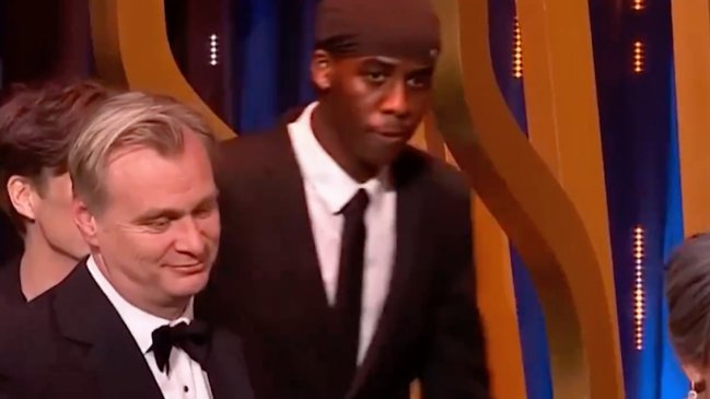 Hombre invadió el escenario durante premiación de Nolan en los BAFTA