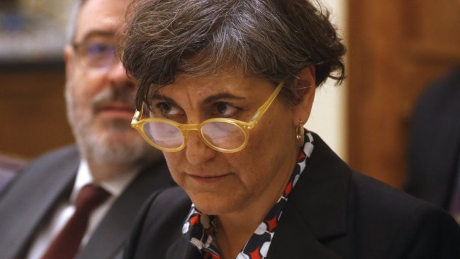 Aguilera: Isapres deberán justificar alza de precios y la Superintendencia, verificarla