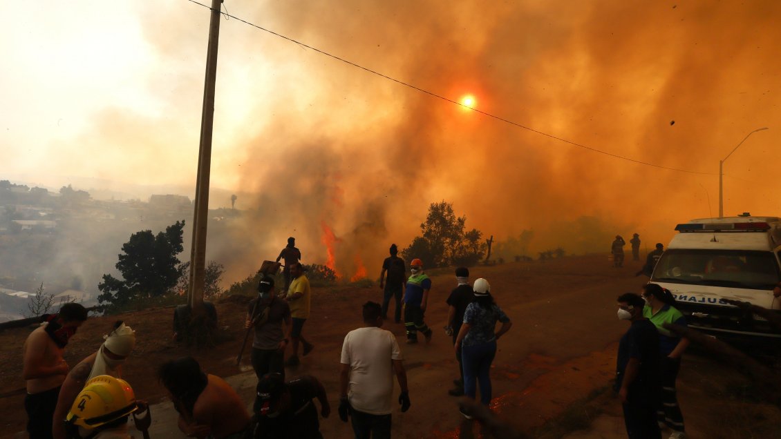 SML aumentó a 134 la cifra de fallecidos en incendios de Valparaíso