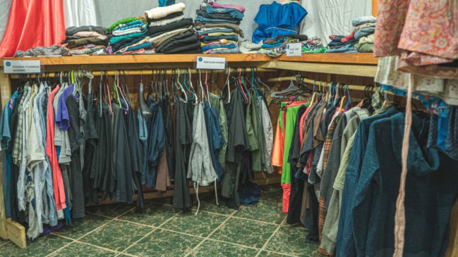   Rapa Nui recicla toneladas de ropa en su lucha contra la contaminación 