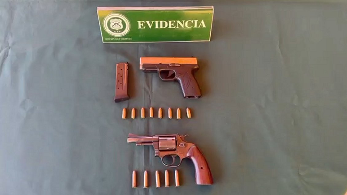 Jóvenes delincuentes que huyeron de control vehicular portaban dos armas