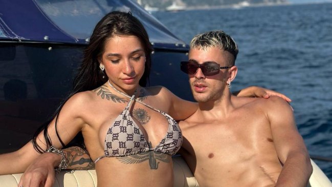 Pololo de María Becerra viajó 18 horas en auto para verla en Viña