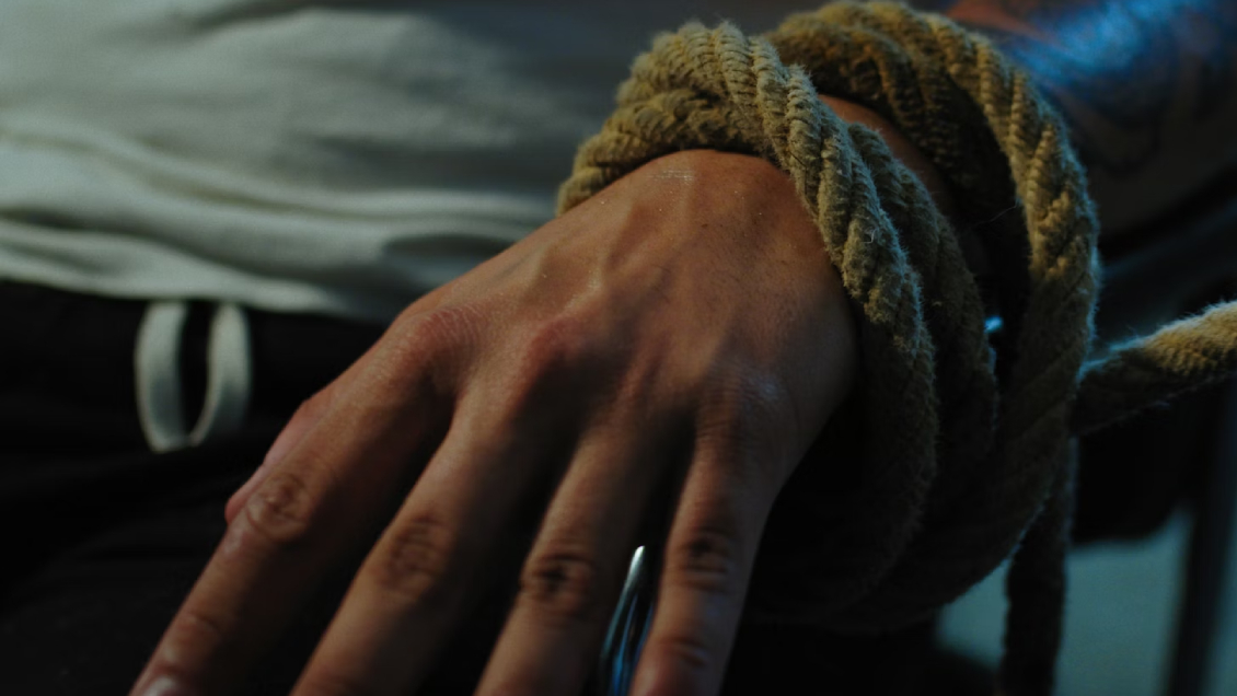 Quemaduras y cortes: Joven fue hallado con signos de tortura tras secuestro en Estación Central