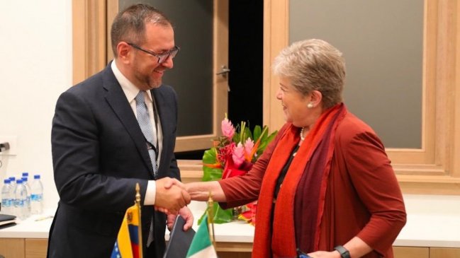 Venezuela y México suscriben acuerdo para el retorno voluntario de migrantes a Caracas