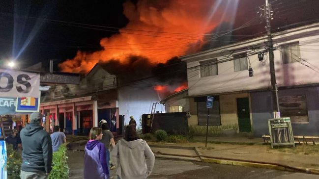  Incendio en supermercado amenaza a la economía local de Loncoche  