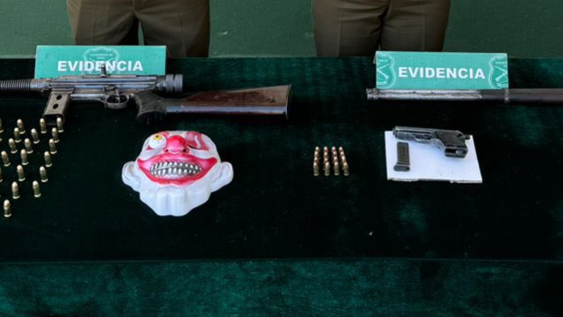 Dos detenidos por disparos en la calle en Bajos de Mena: Incautan munición de guerra