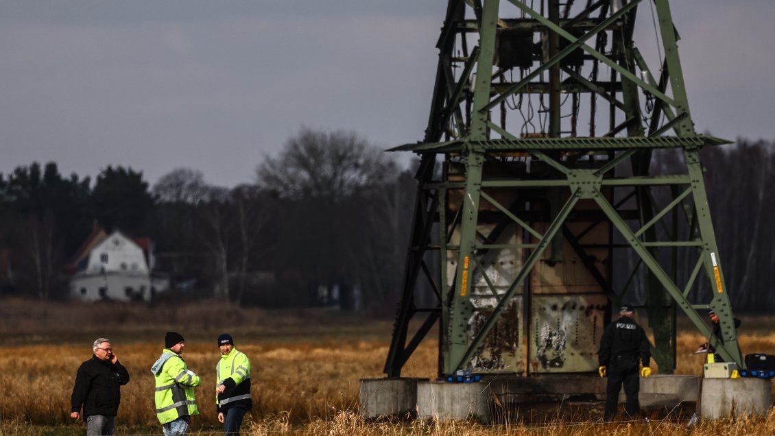 Grupo de extrema izquierda reivindicó atentado que paralizó planta Tesla en Alemania