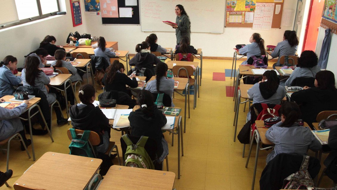 Vuelta a clases: Cerca de 3.000 estudiantes aún no consiguen matricularse