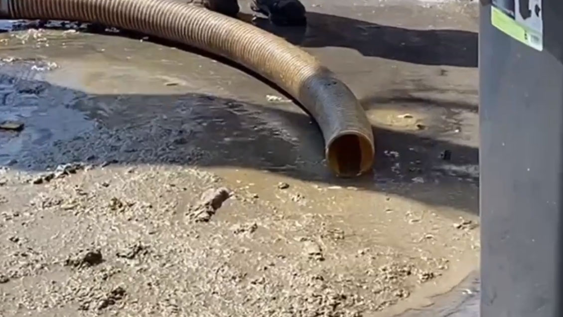 Derrame de aguas servidas afectó a viviendas y locales comerciales en Antofagasta