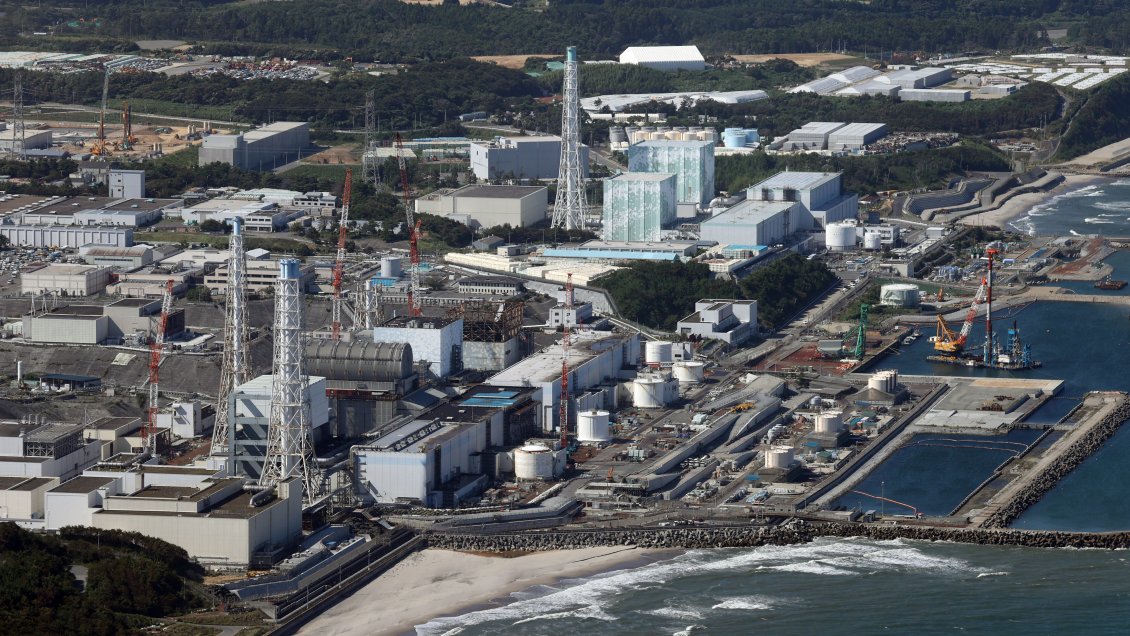Sismo sacude la costa de Fukushima y obliga a suspender el vertido