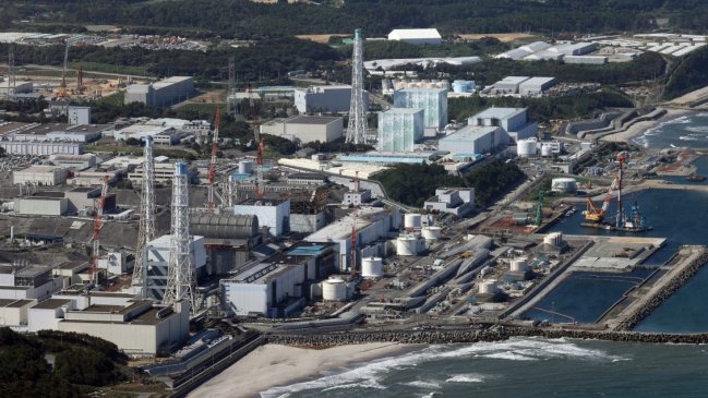  Sismo sacude la costa de Fukushima y obliga a suspender el vertido 