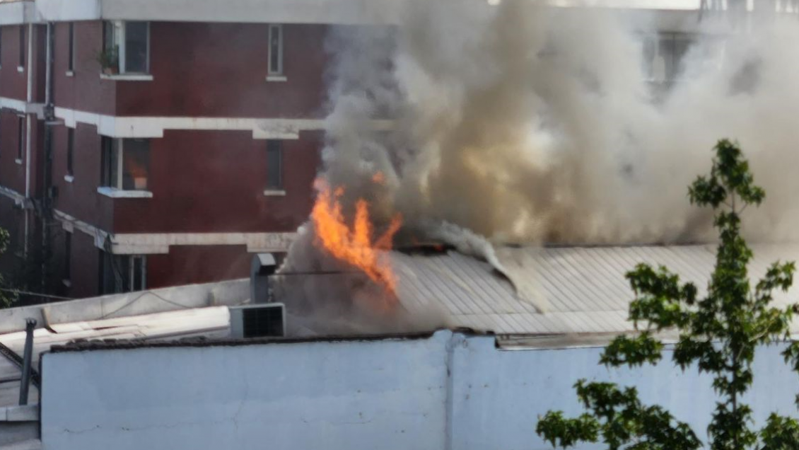 Incendio afectó a restorán tenedor libre de Ñuñoa