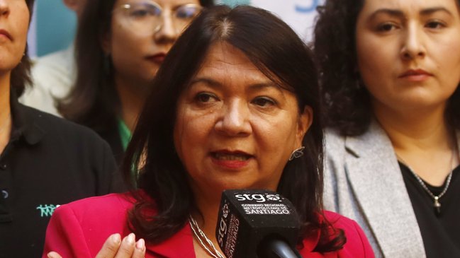   Alcaldesa de La Pintana cuestiona militarización: recordó alza de crímenes en toque de queda 