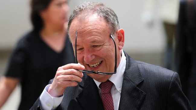 Roto el acuerdo administrativo, RN José García Ruminot es el nuevo presidente del Senado