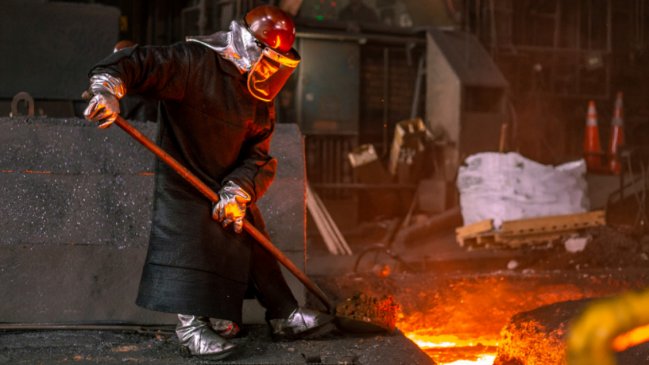 Gobierno prometió estudiar alternativas para evitar cierre de Huachipato