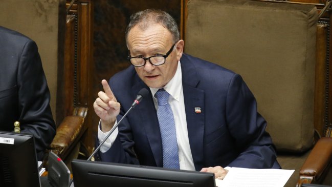 García Ruminot sobre isapres: Hay que cumplir fallo del TC, pero buscar una solución