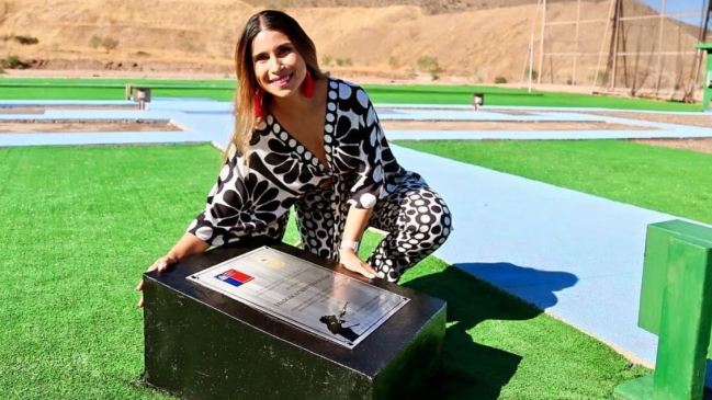 Francisca Crovetto recibió una placa en homenaje por su gran trayectoria