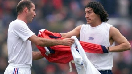   El día que La Roja venció a Francia de Zidane en la despedida de Zamorano 