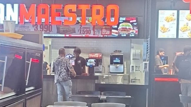 Antofagasta: Salud cursó tres sumarios en centro comercial tras video de ratón sobre mesón