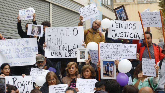 Familias de víctimas se querellan por 