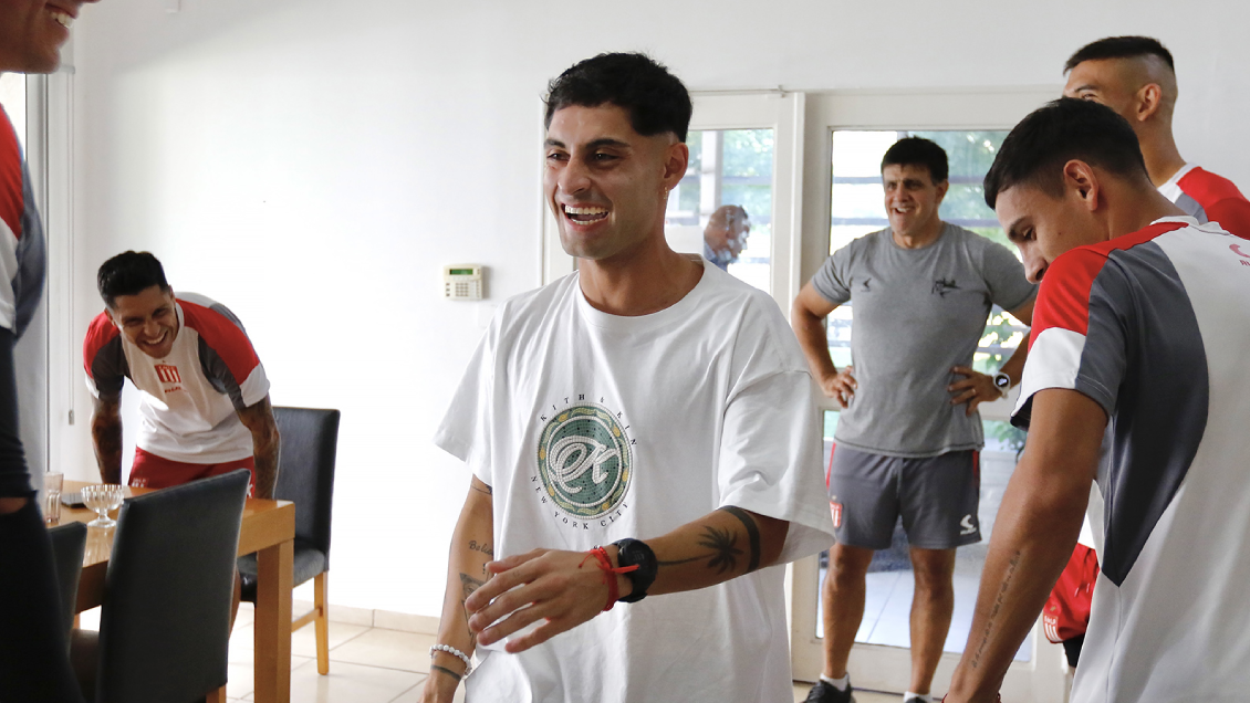 Javier Altamirano visitó a sus compañeros en Estudiantes de La Plata