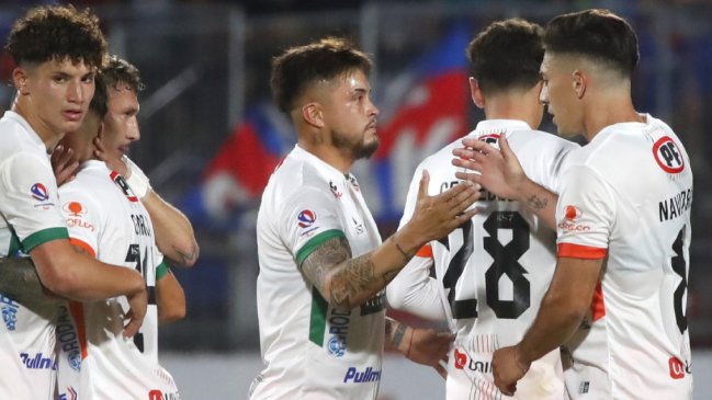 Cobresal recibe a Palestino en busca de su primer triunfo en el Campeonato