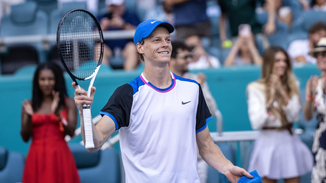 Jannik Sinner aplastó a Daniil Medvedev y se metió en la final en Miami