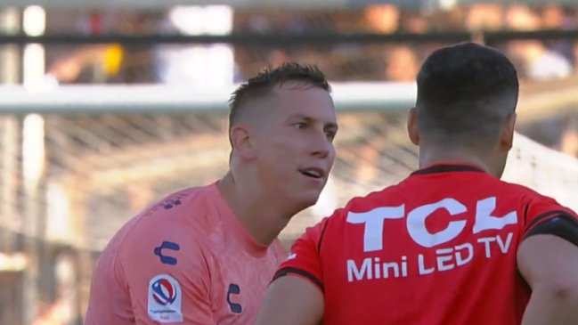 [VIDEO] Ignacio González fue expulsado en Everton por un golpe a Paiva