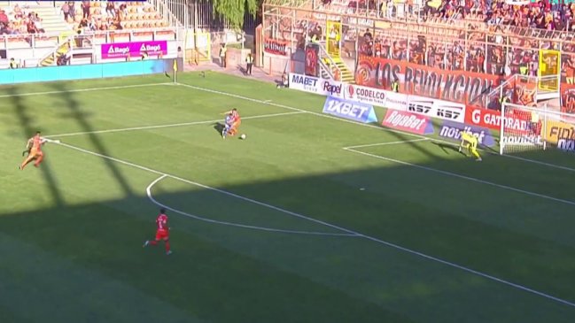 [VIDEO] El penal contra Cristian Palacios en la visita de la U a Cobreloa