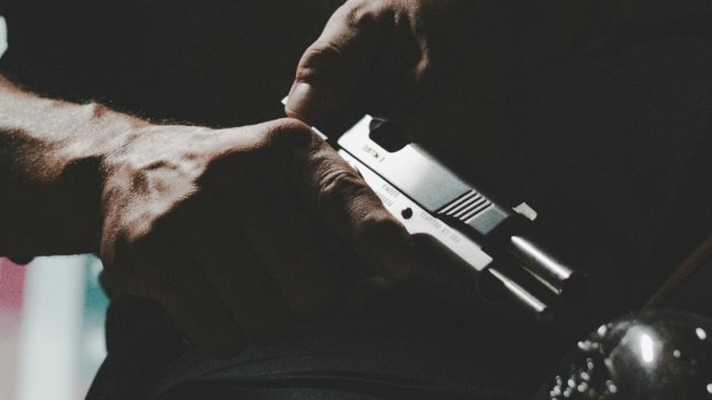 Acribillaron a un hombre mientras caminaba en Santiago Centro