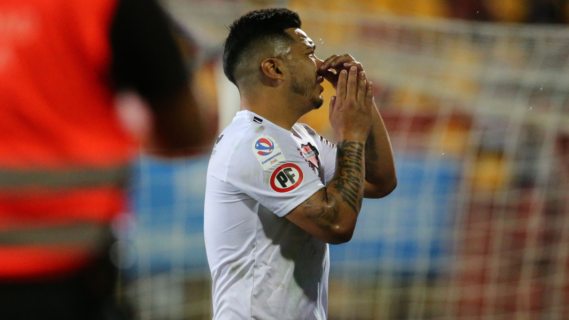 Lorenzo Reyes explicó su gesto ante U. Española: Fue a los tontitos que estaban escupiéndome