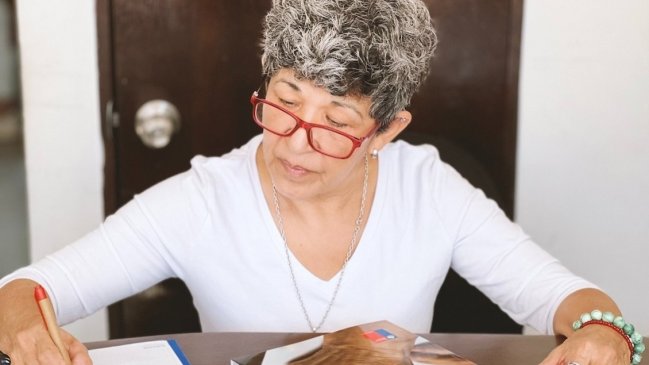 ¿Mayor de 60 años? Programa gratuito permite retomar la enseñanza básica