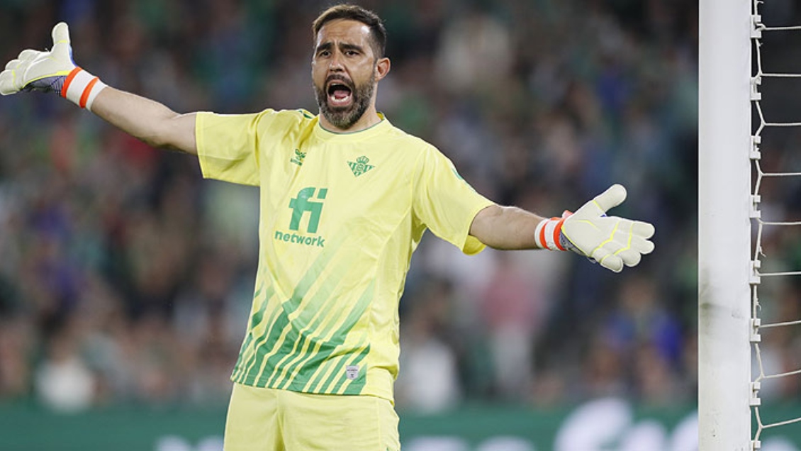 [Video] Claudio Bravo y su secreto mejor guardado: No lleva calzoncillos en los partidos