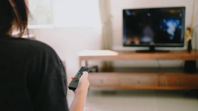   CNTV evalúa adelantar horario del contenido para mayores de 18 años 