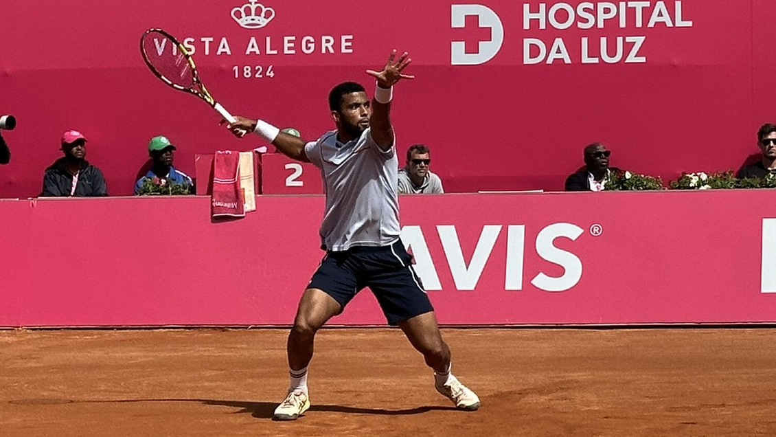 Arthur Fils retiró a Joao Sousa y se citó con Garin en Estoril