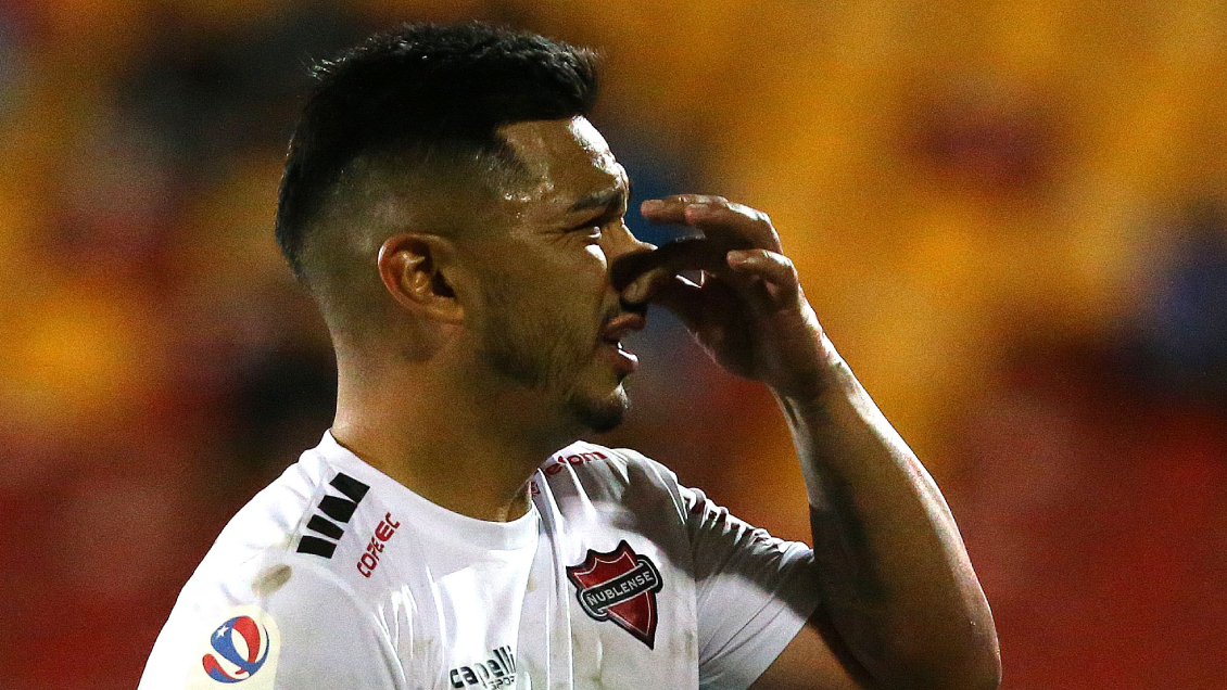 Lorenzo Reyes fue absuelto de expulsión ante Unión Española, pero quedó citado por denuncia