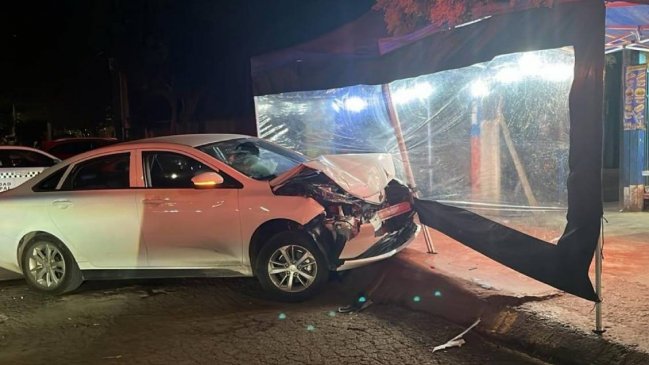 Intento de robo a conductor terminó en choque a local de comida en Cerro Navia