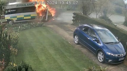   Ambulancia explotó tras haber trasladado a un adulto mayor hasta su hogar 