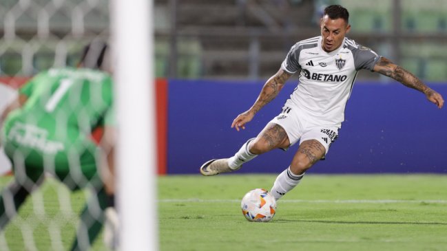 Eduardo Vargas sumó minutos en goleada de Atlético Mineiro sobre Caracas