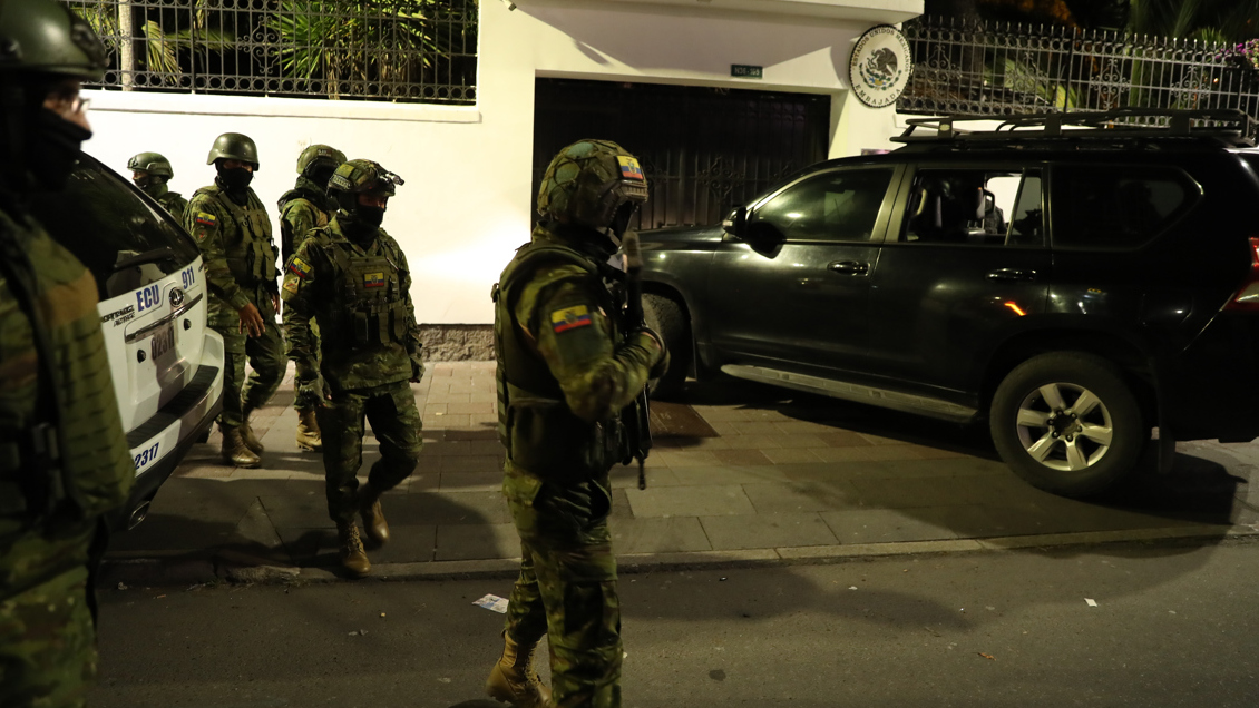 Ecuador irrumpió en embajada de México y detuvo a exvicepresidente Glas