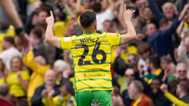 [Video] Marcelino Núñez anotó un golazo de tiro libre para Norwich ante Ipswich