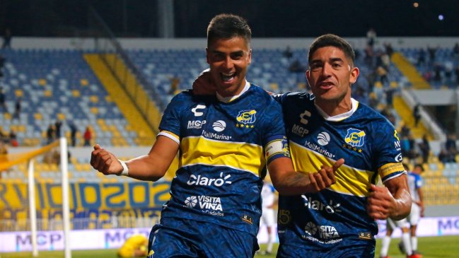 Everton venció a un aproblemado Audax y se metió en la parte alta