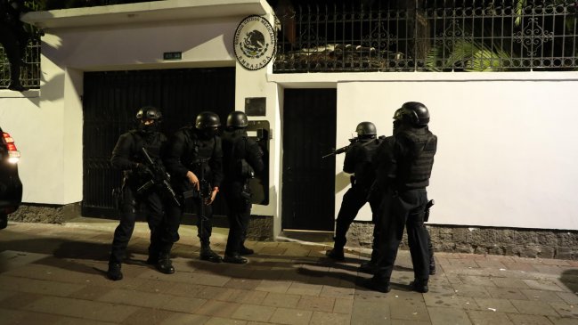  Gobierno de Chile condenó irrupción de policía ecuatoriana en Embajada de México  