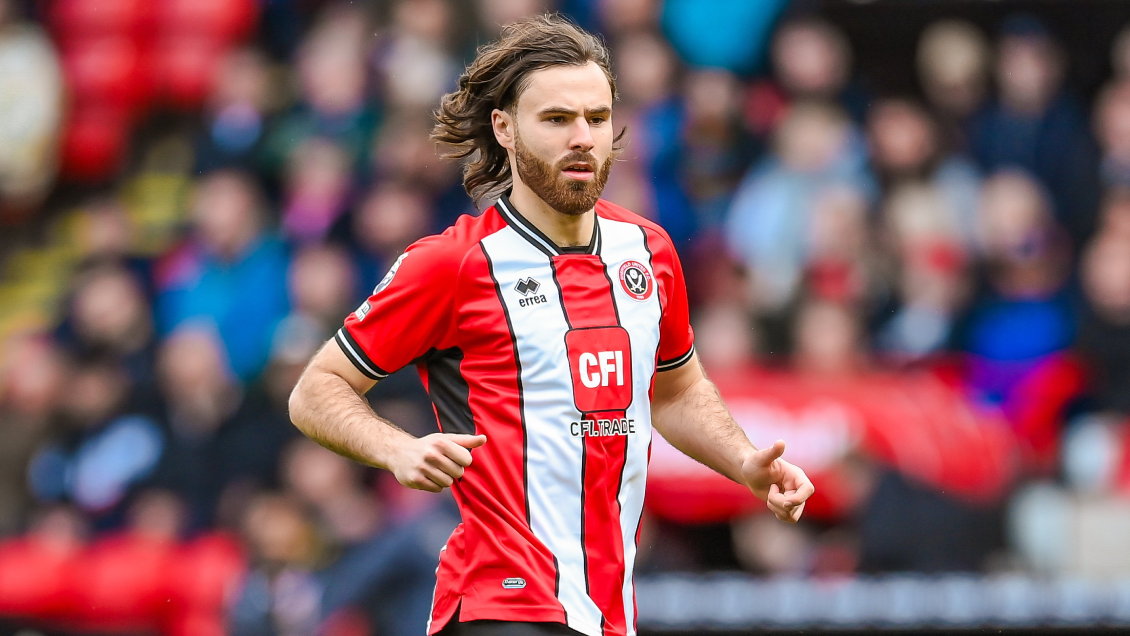 Ben Brereton fue titular en el agónico empate de Sheffield ante Chelsea