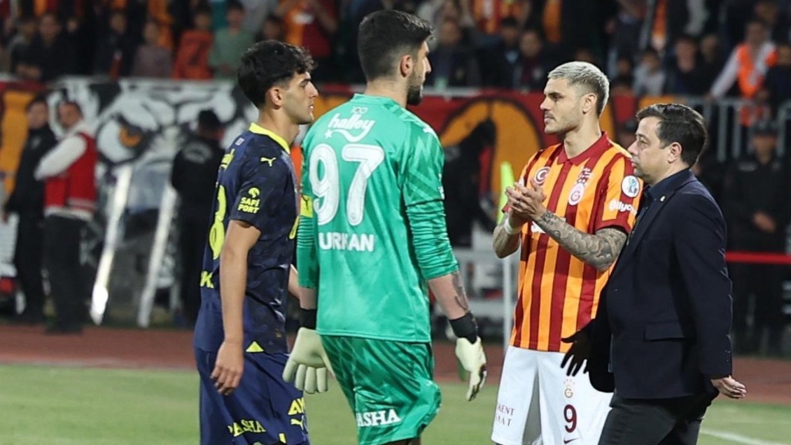 Fenerbahçe jugó final de Supercopa turca con su equipo sub 19 y se retiró al minuto de juego