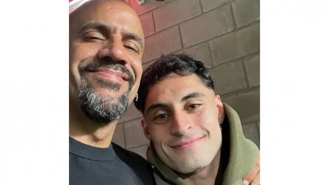 Juan Sebastián Verón le dedicó un emotivo saludo a Javier Altamirano en su visita al Estadio UNO