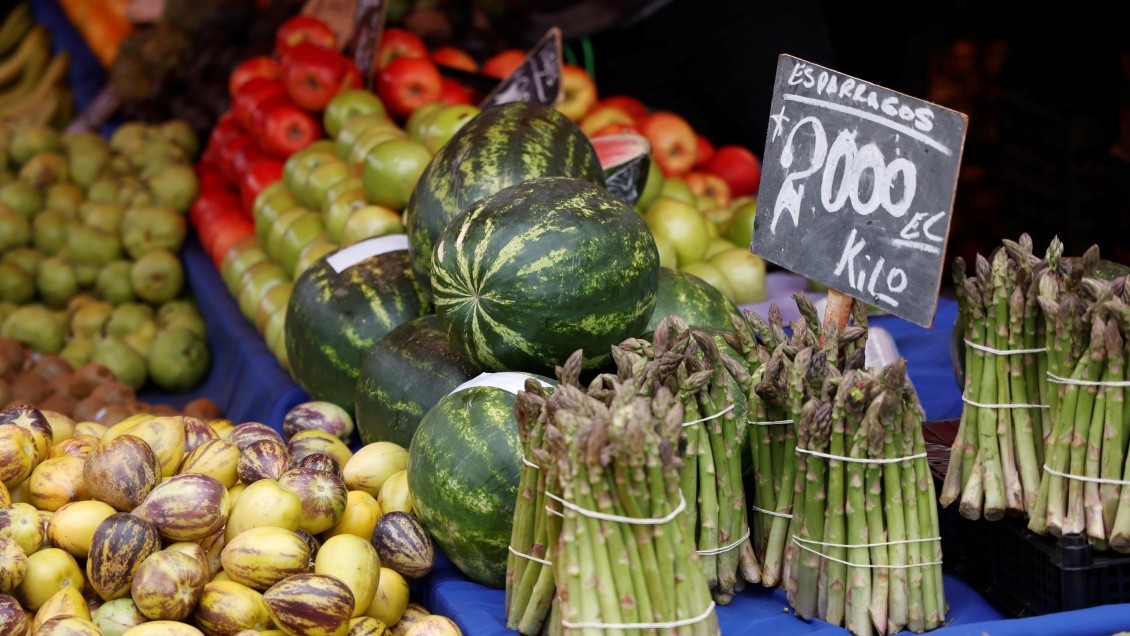 Valor de la canasta básica de alimentos tuvo su mayor caída en 10 años