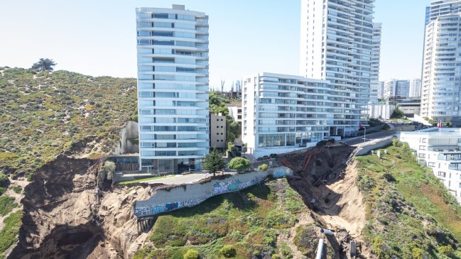 Caso socavón: Residentes del edificio Santorini podrán volver a sus departamentos