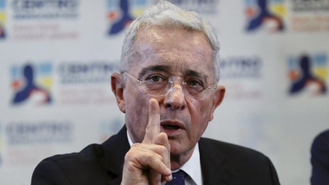 Álvaro Uribe será llevado a juicio por soborno y fraude procesal